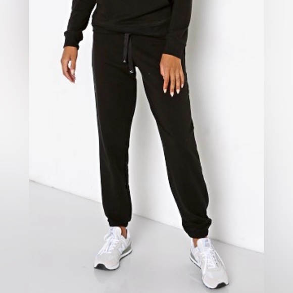 Calvin Klein NWT Women’s Reconsidered Comfort Lounge Joggers In Size XS, Black - Picture 1 of 16